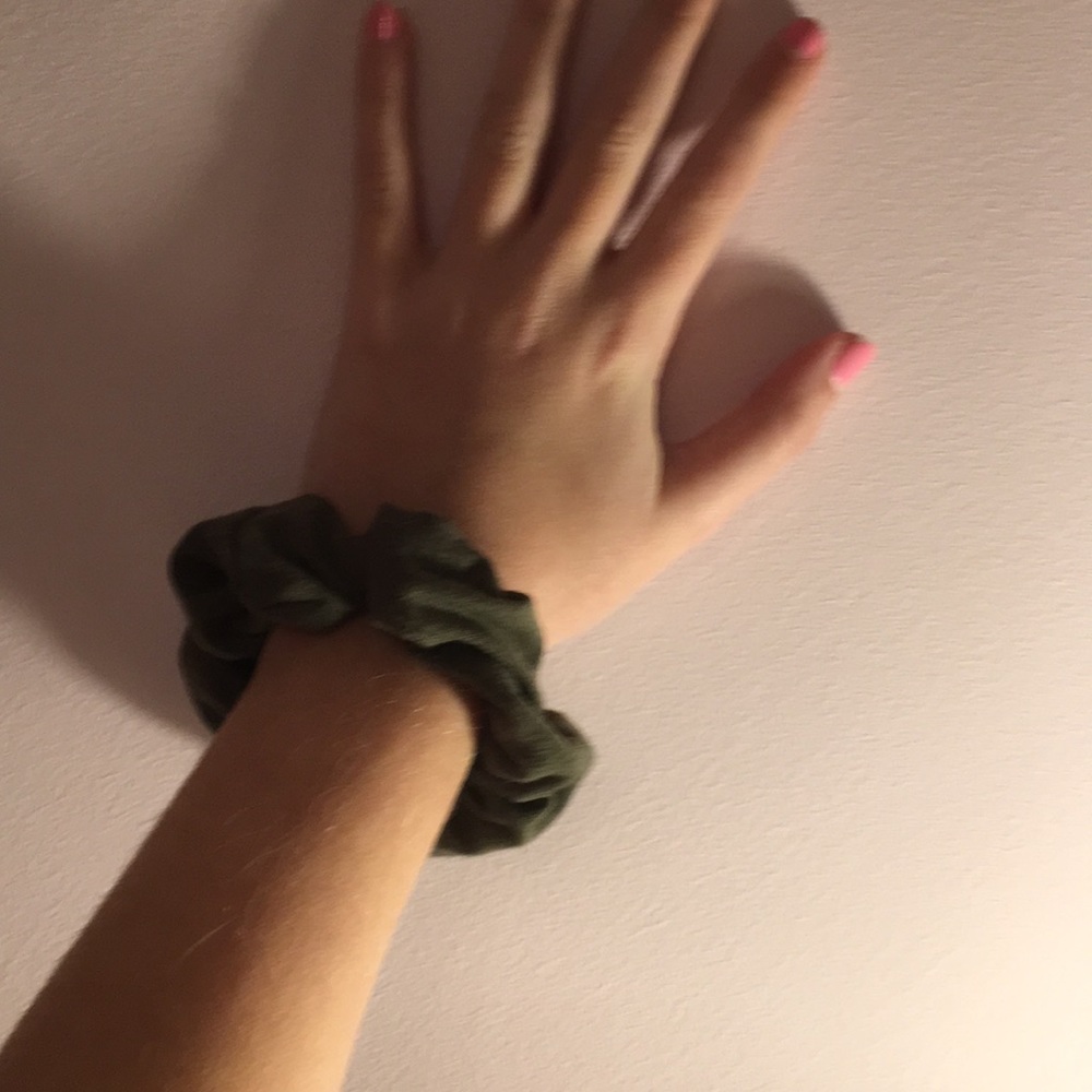 Scrunchie - Picture 2 of 2